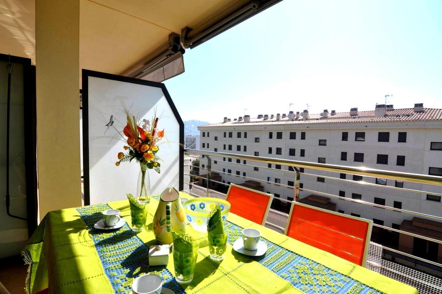 Roses Confort Beach Ev Milleni Экстерьер фото