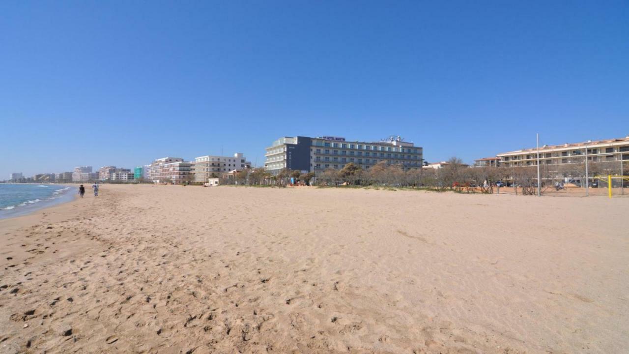 Roses Confort Beach Ev Milleni Экстерьер фото
